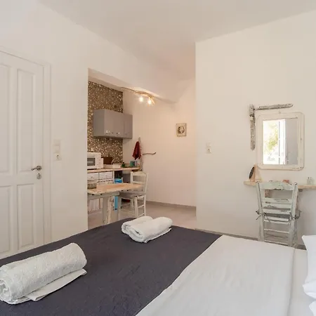 Retreats 5 Paros * Isterni (Paros)